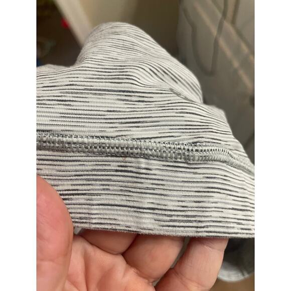 Lululemon Energy Bra *Medium Support, size 8. - Picture 6 of 11